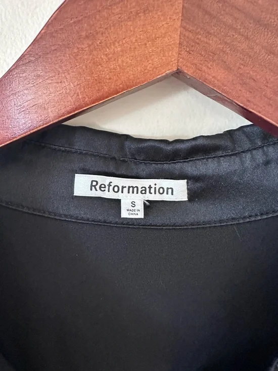 Reformation Sky Silk Top Black - Picture 7 of 9